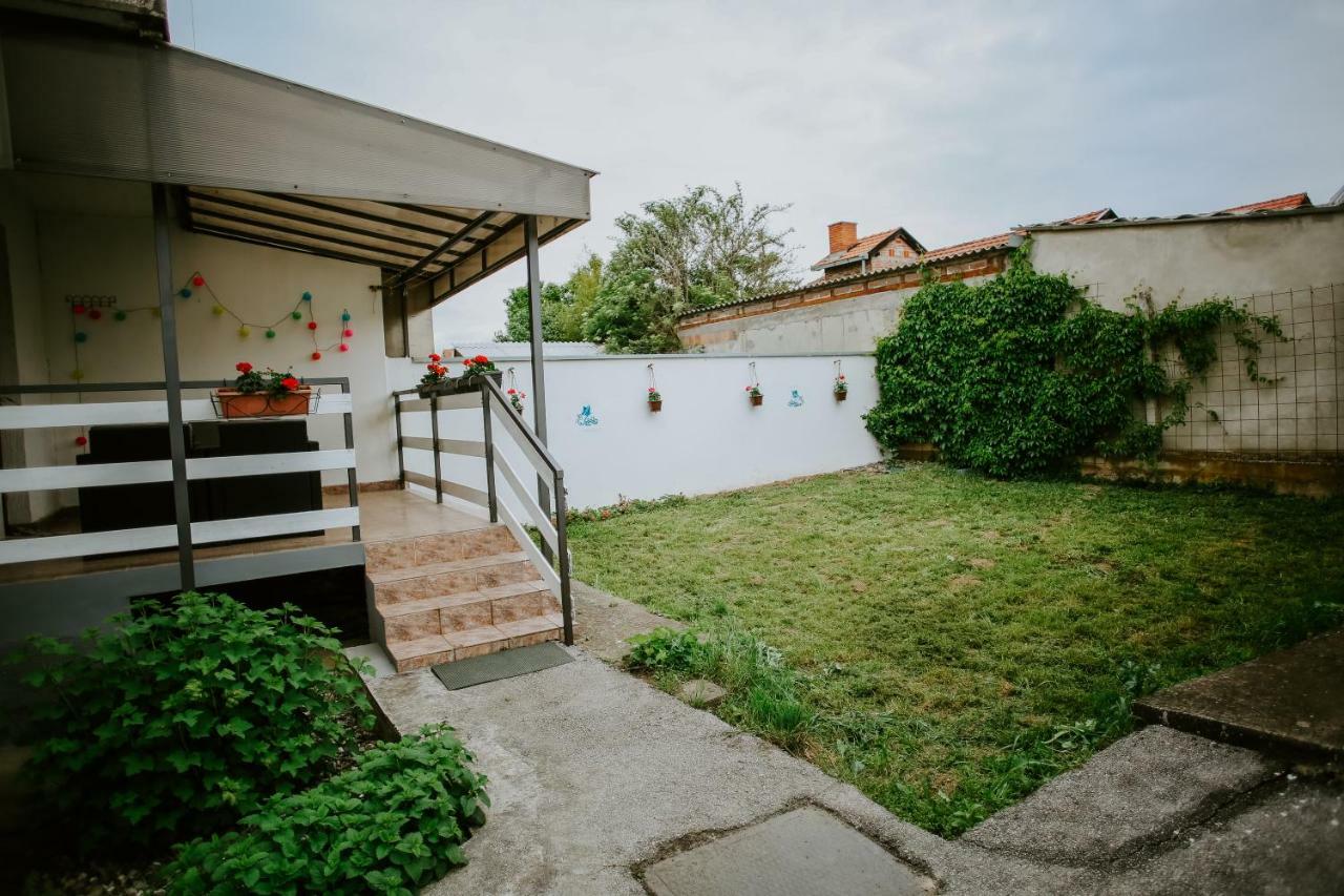 Petros Apartmani Vukovar Exterior photo